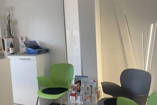 Warteraum Liebscher & Bracht Praxis in Bad Zwischenahn